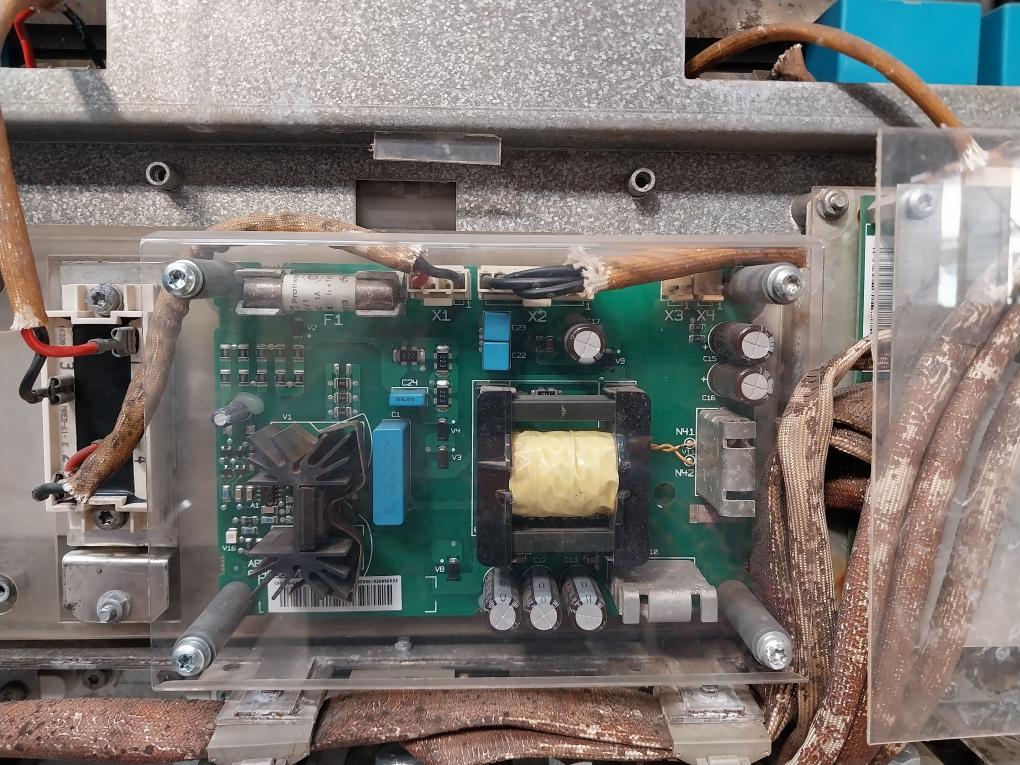Abb Acs800-104-0580-7+E205+V991 Industrial Inverter Drive 709–976 Vdc, 583 Adc