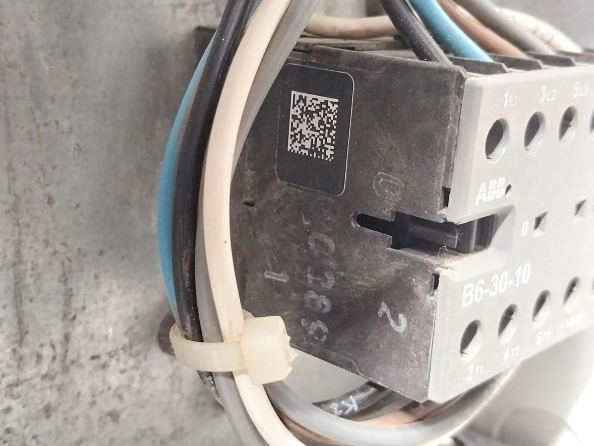Abb Acs800-104-0580-7+E205+V991 Inverter Drive Module 68685192 709–976 Vdc Ip00