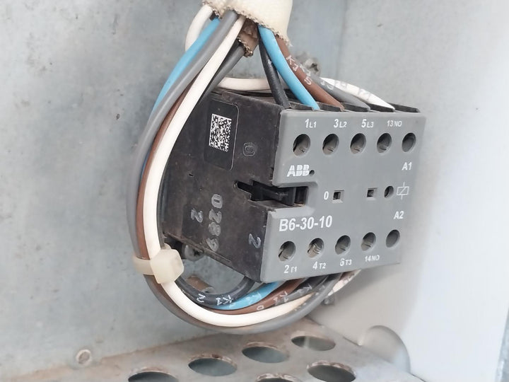 Abb Acs800-104-0580-7+E205+V991 Inverter Drive Module 68685192 709–976 Vdc Ip00.