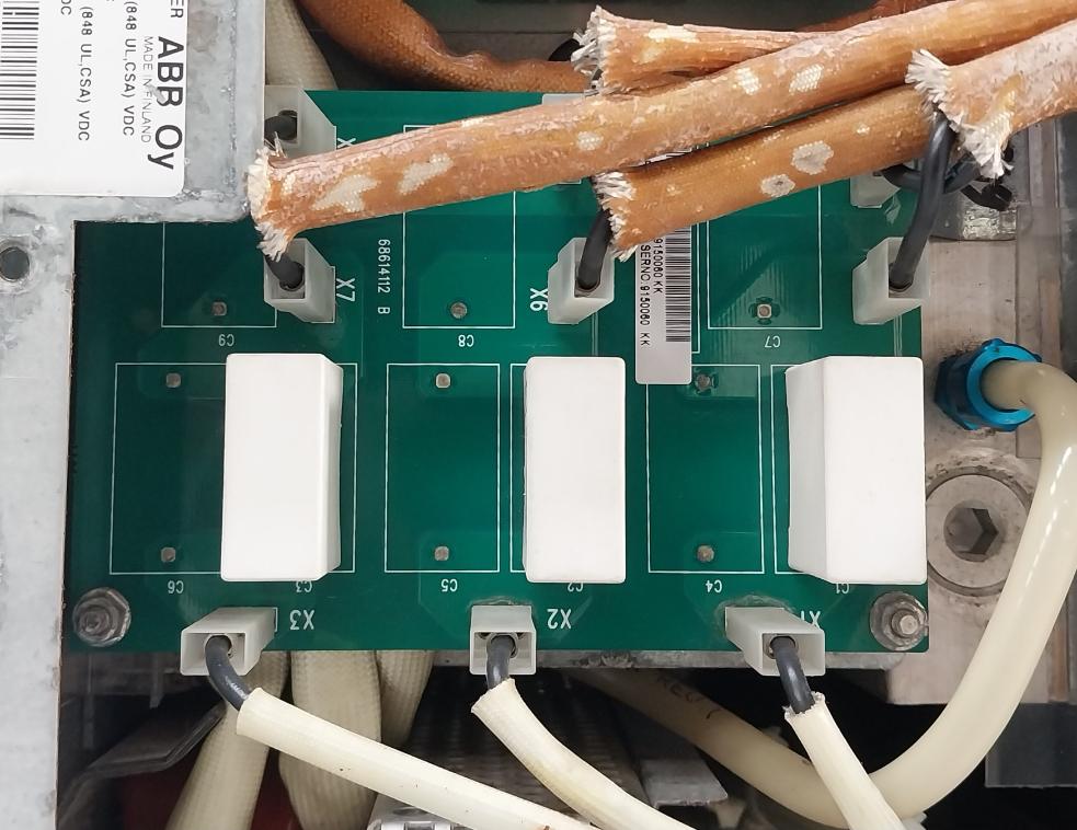 Abb Acs800-104Lc-0700-7+E205+Q950 Inverter Drive Module 68606039 709-976 Vdc..