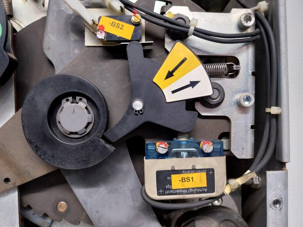 Abb Hd4/ 12.12.32 Mv Circuit Breaker Sf6 Medium Voltage Gas Insulation