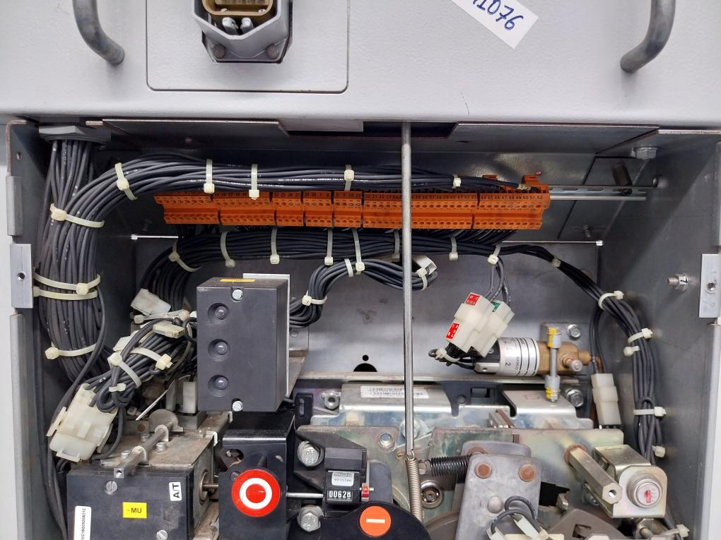 Abb Hd4/ 12.12.32 Mv Circuit Breaker Sf6 Medium Voltage Gas Insulation