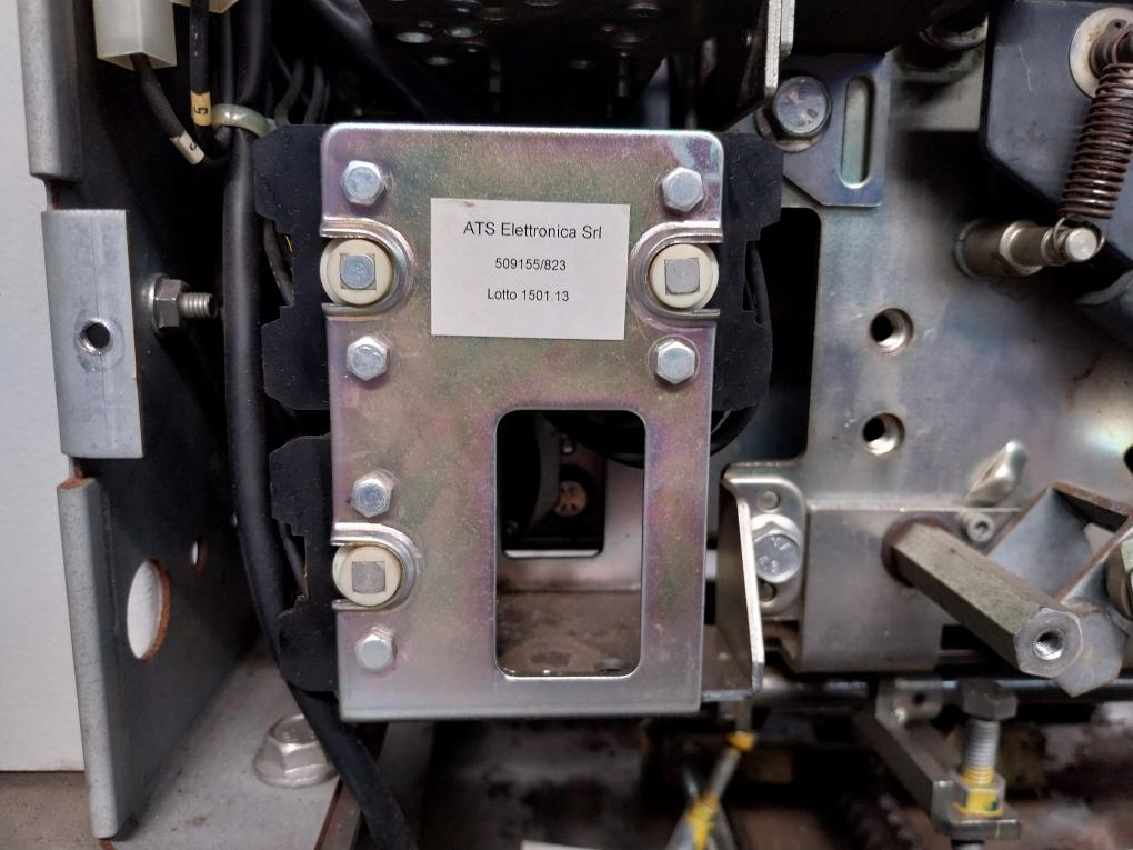 Abb Hd4/ 12.12.32 Mv Circuit Breaker Sf6 Medium Voltage Gas Insulation