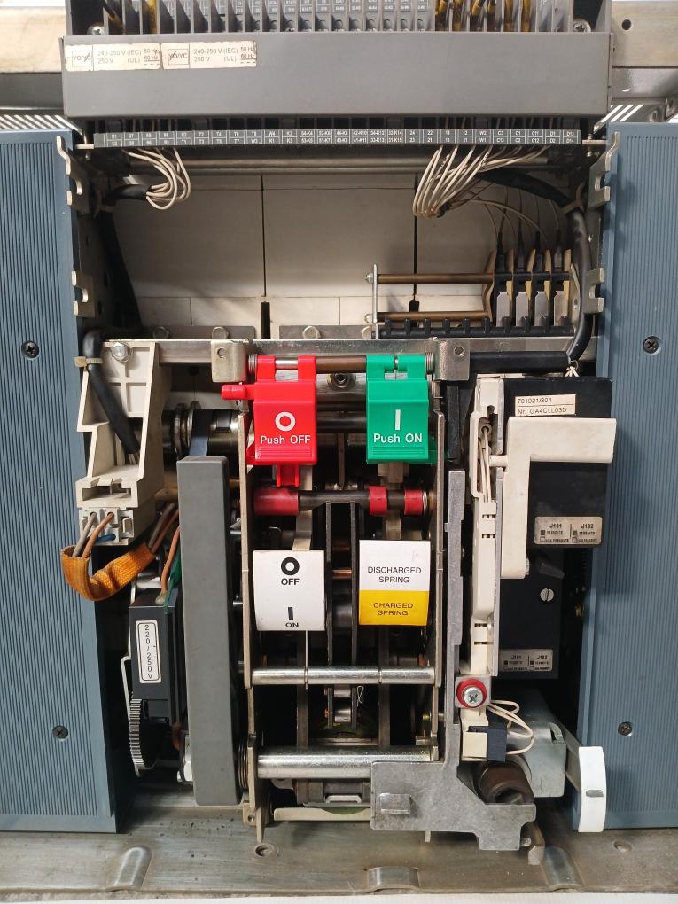 Abb Sace E4S/Ms 40 Emax E6 Circuit Breaker 4000A 690V 12 Kv Iec 60947-3 50/60 Hz