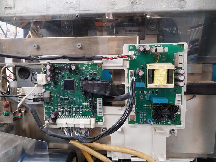 Acs800-04-0400-5+C189+E208+E210+J400+K454+L509+N651+P901 Abb Frequency Drive