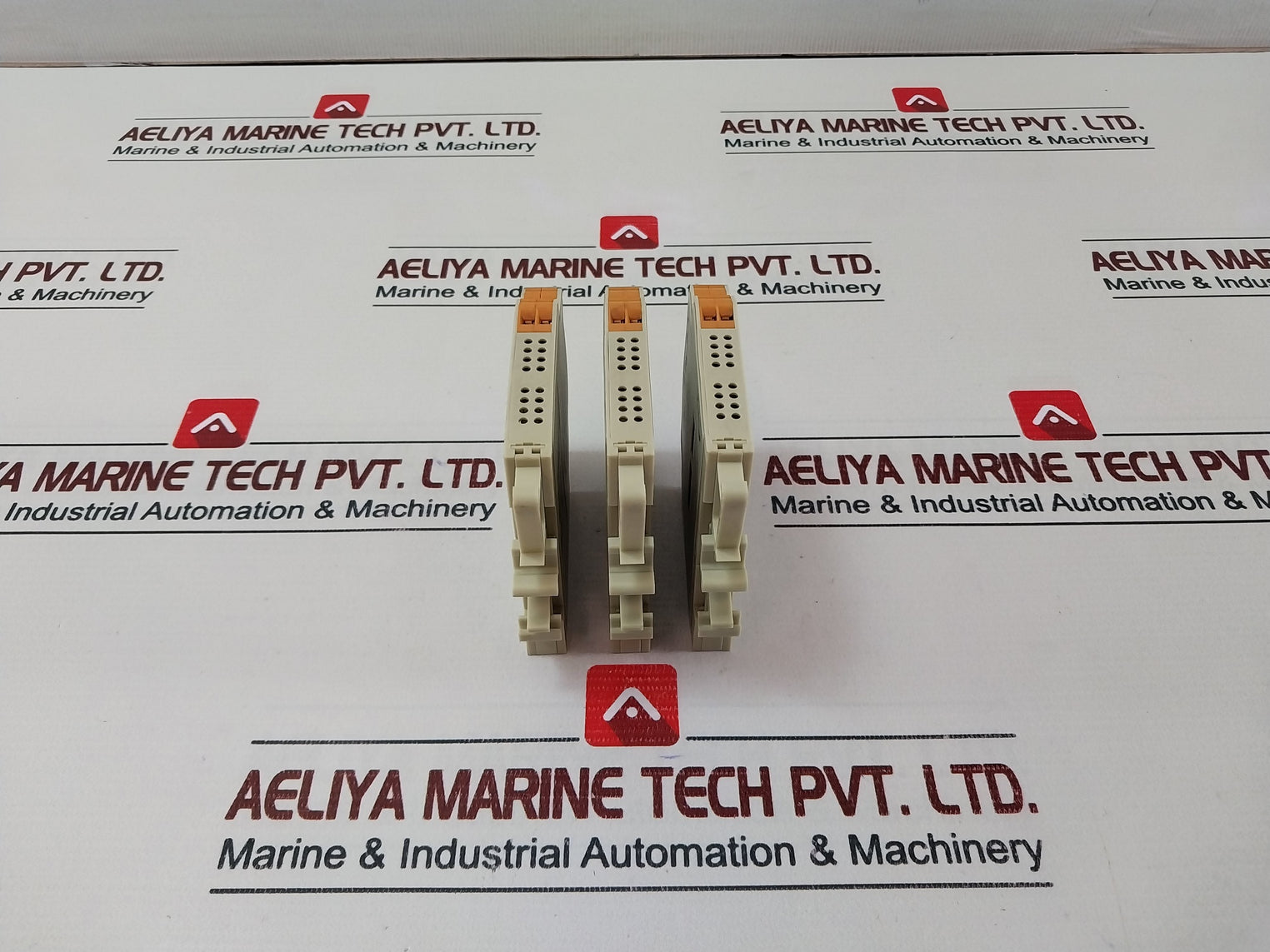 Action Instruments G438-0001 Ultra Slimpak Signal Conditioner 9-30Vdc