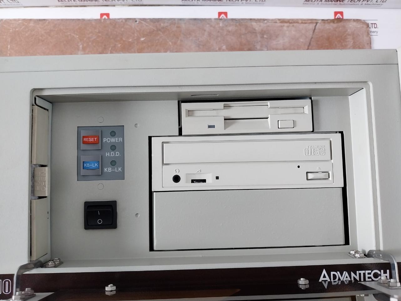 Advantech Ipc-610P-260 Industrial Computer Cpu 100-120V~/200-240V~