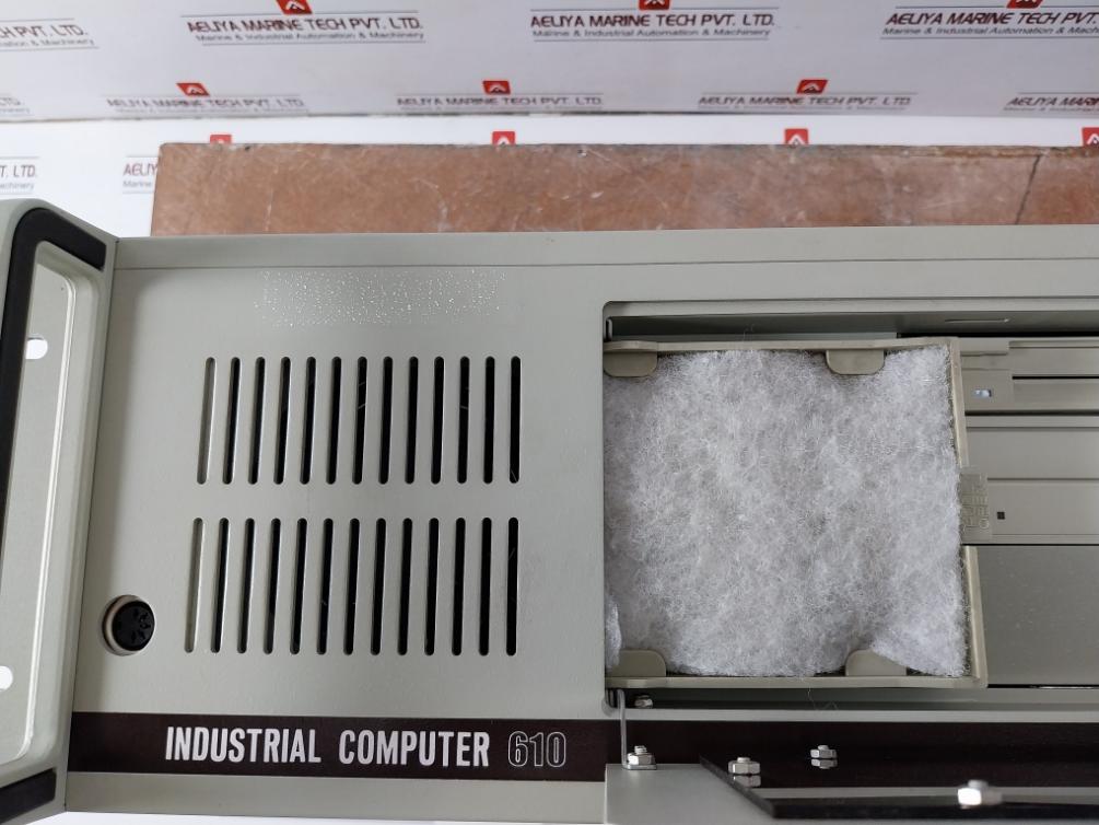 Advantech Ipc-610P-260 Industrial Computer Cpu 100-120V~/200-240V~