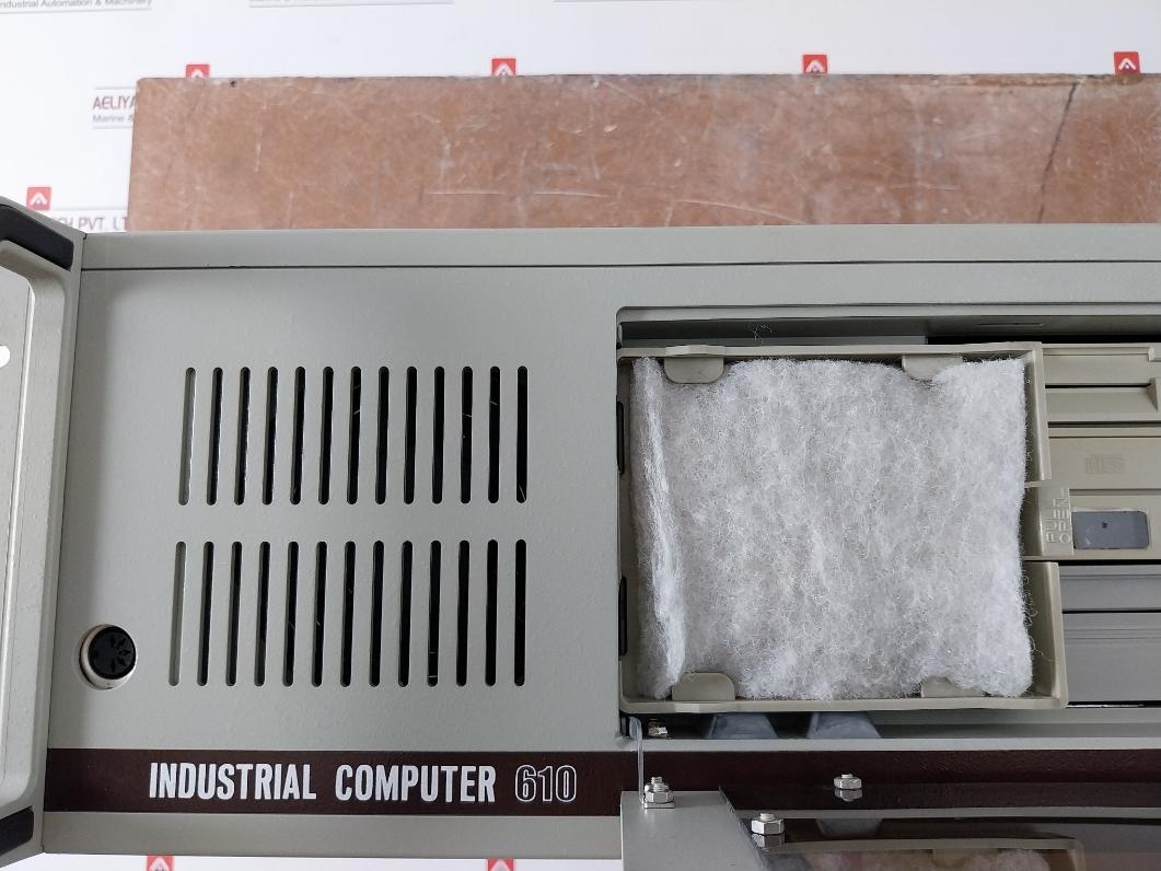 Advantech Ipc-610P/260 Industrial Computer Cpu 100-120V~/200-240V