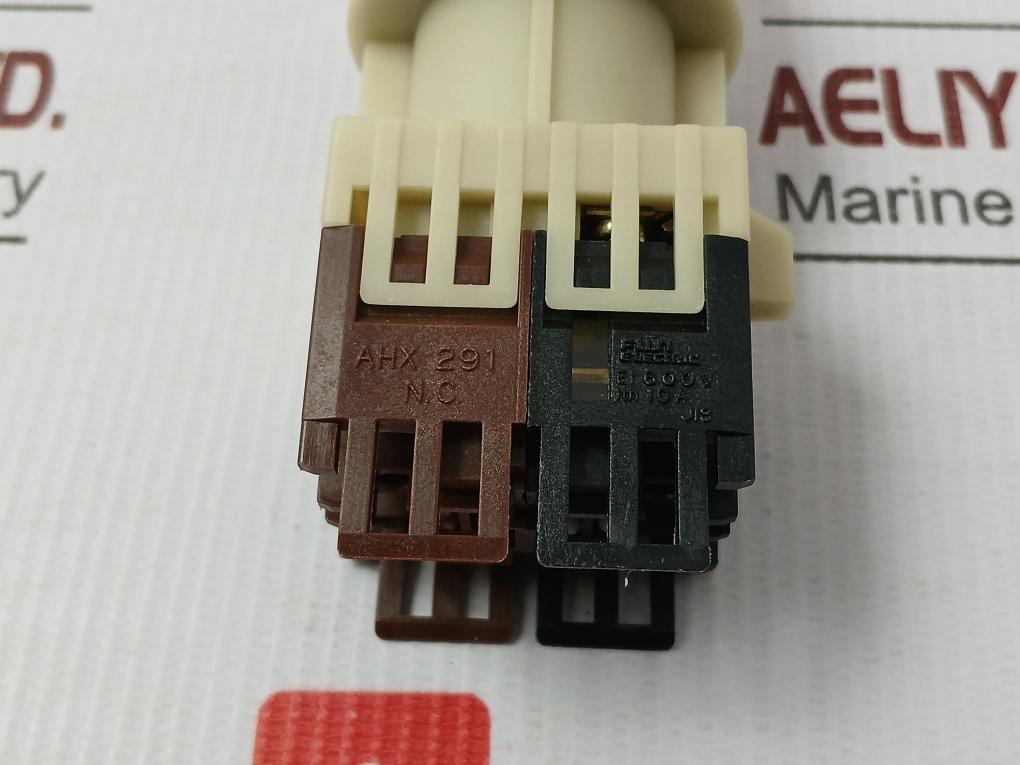 Ah30-l4-0160-Command-Switch-600V-10A-Ahx-291-N-C-Fuji-Electric-209052-12