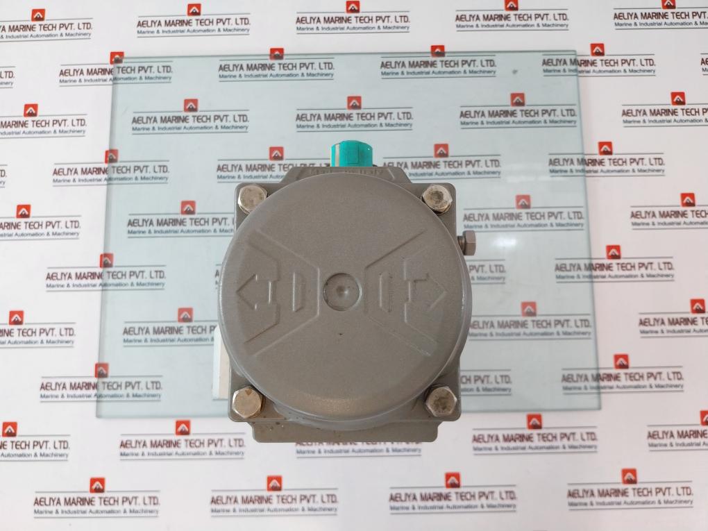 Air Torque DR00450U AZL Pneumatic Actuator W/ NBN4-F25-E8-V1 Proximity Sensor