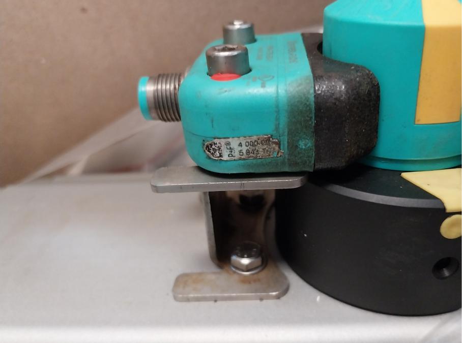Air Torque DR00450U AZL Pneumatic Actuator W/ NBN4-F25-E8-V1 Proximity Sensor