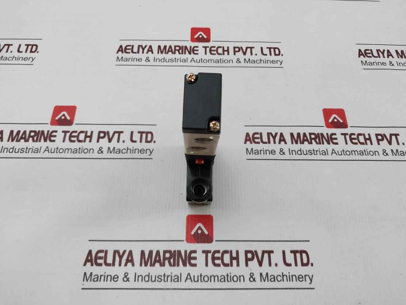 Airtac 4V210-08 Solenoid Valve 0.15~0.8Mpa Dc24V 3W