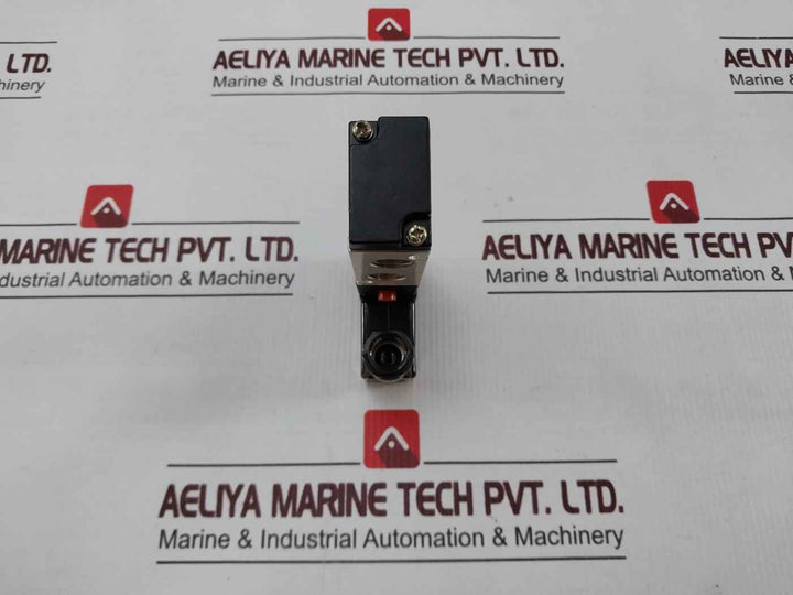Airtac 4V210-08 Solenoid Valve 1.5~8Kgf/Cm2 Dc24V 3.0W 120Ma