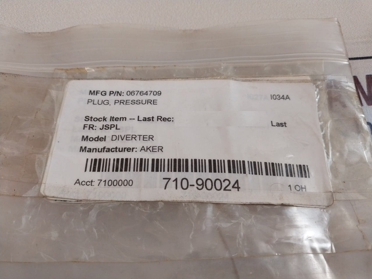 Aker Q6610 Pressure Plug 06764709