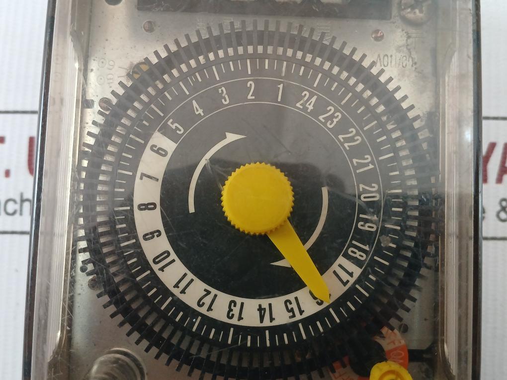 All Day Timer Switch 50/60 Hz 100/110 Vac 15A Omron H2E