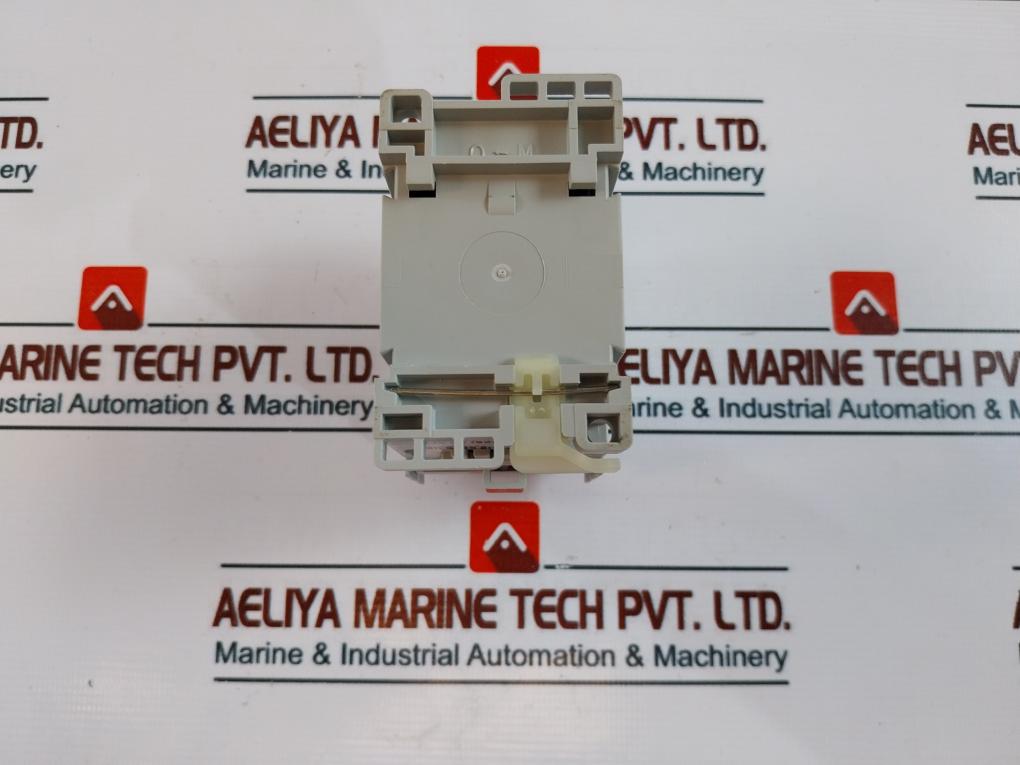 Allen-bradley 100-c09E*10 Iec 9 A Contactor