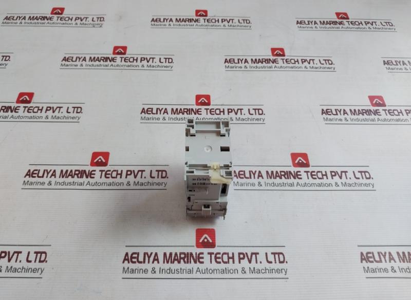 Allen-bradley 100-c09Z*01 Ser A Contactor 60947-4-1/-5-1 8Kv Ac-1 690V 32A 600V