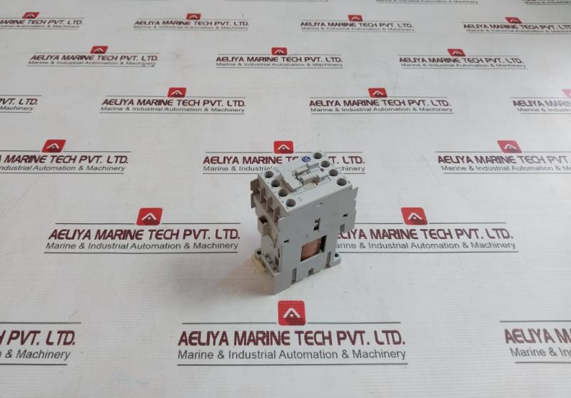 Allen-bradley 100-c09Z*10 Ser A Contactor 600V Ac 25A 100-fsd250 A600 / P600