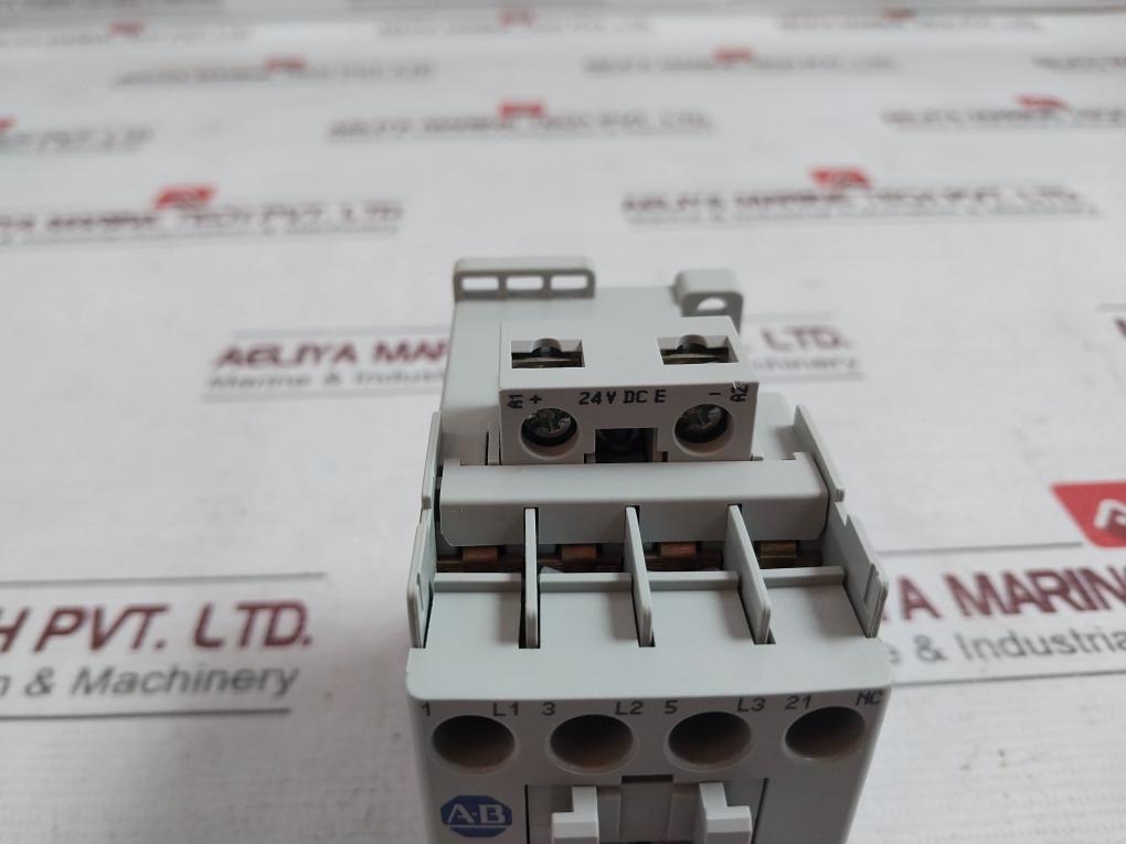 Allen-bradley 100-c23E*01 Iec Contactor Ac-1 690V 32A Ac-12 20A 265660