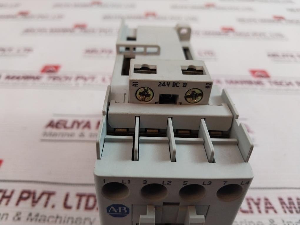 Allen-bradley 100-c23Z*400 Contactor 600V 30A
