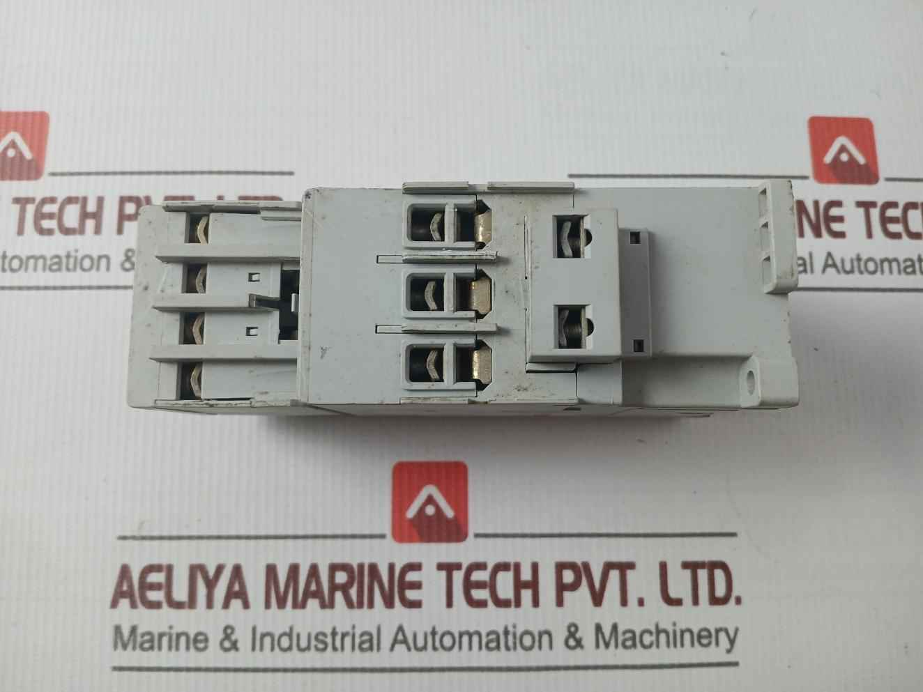 Allen-bradley 100-c30*00 Iec Contactor With 100-f Auxiliary Contact Block