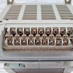 Allen-bradley 1762-l24Bwa Micrologix 1200 24 Point Controller 50-60Hz 24Vdc