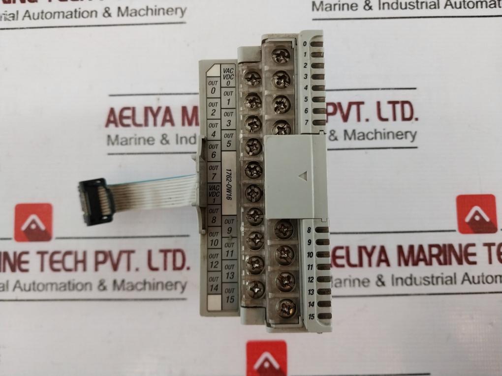 Allen-bradley 1762-ow16 Micrologix 1200 Relay Output Module 50/60hz
