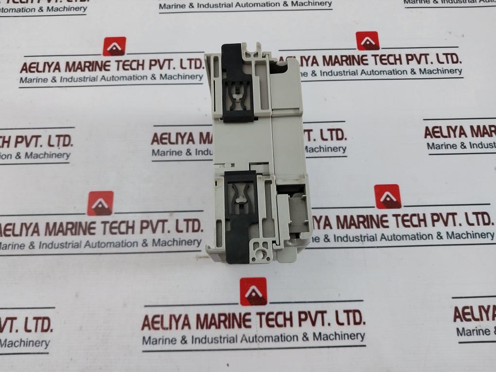 Allen-bradley 1769-ecr Right End Cap/Terminator Ser: A 24Vdc