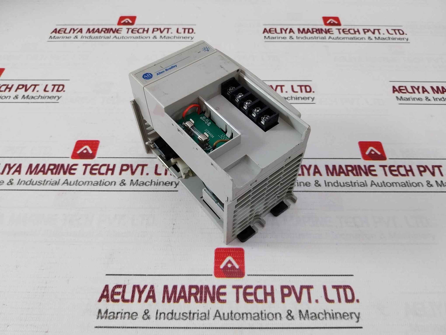 Allen-bradley 1769-pa4 Power Supply Module 85-265Vac 47-63 Hz