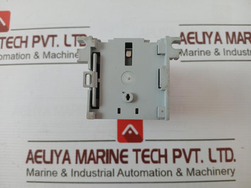 Allen-bradley 195-ma11 Auxiliary Contactor Ac-1 500V-10A 600Vac A600 Q600