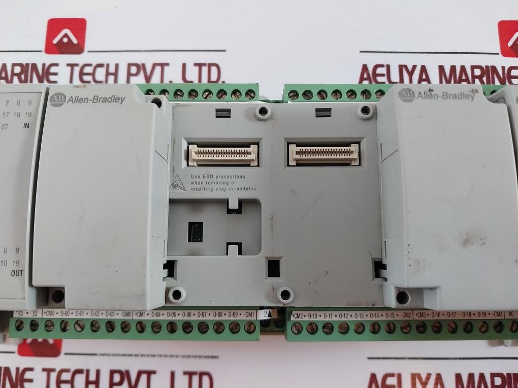 Allen-bradley 2080-lc30-48Qbb Micro 830 I/O Controller Ser A Rev A 24Vdc