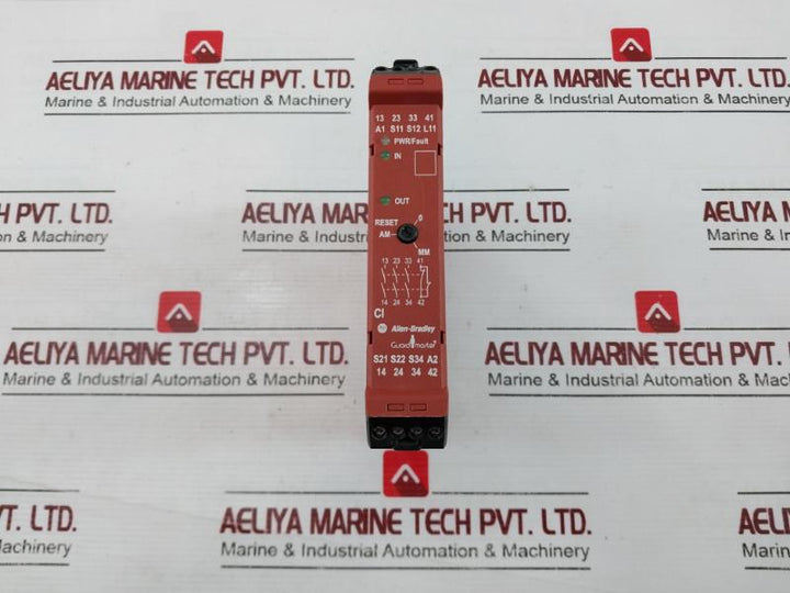 Allen-bradley 440R-s13R2 Guard Master Gsr Ci Safety Relay 24Vdc 3.5W Ac15 250V