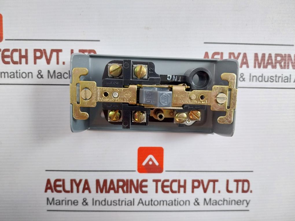 Allen-bradley 600-tax5 Manual Starting Toggle Switch
