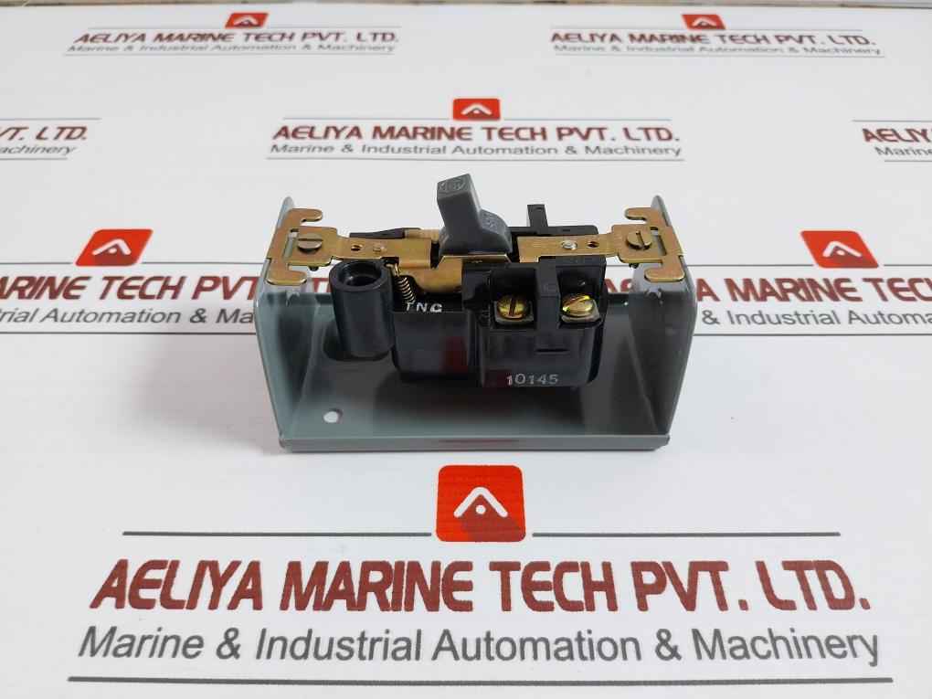Allen-bradley 600-tax5 Manual Starting Toggle Switch