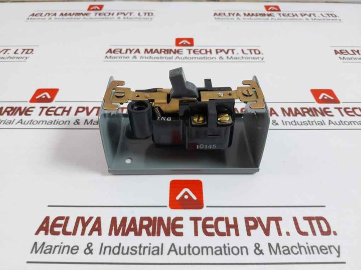Allen-bradley 600-tax5 Manual Starting Toggle Switch