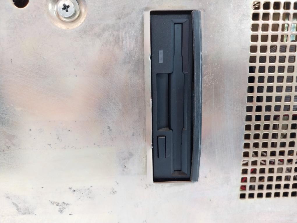 Allen-bradley 6180-flifhlhtjez Industrial Computer (Not Working)