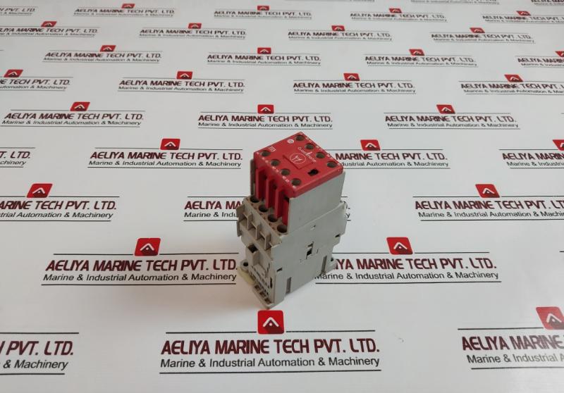Allen-bradley 700-cf310e Control Relay Guard Master Ac-12 690v 600v Ac