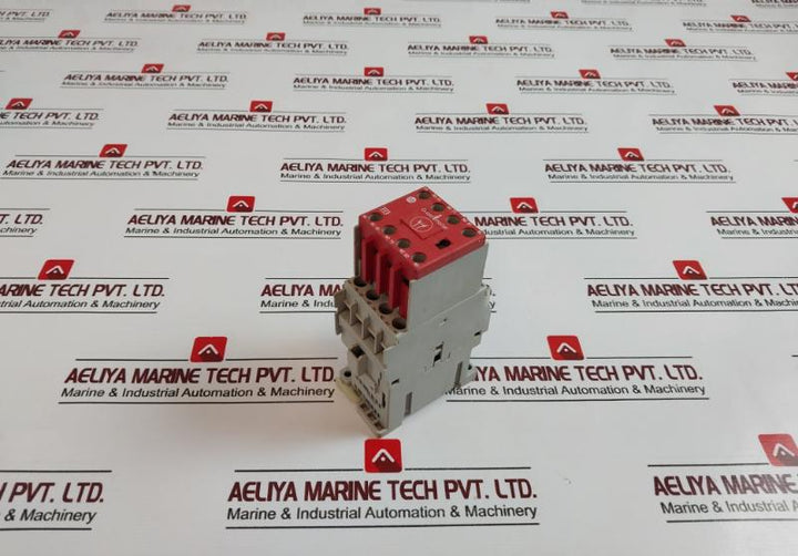 Allen-bradley 700-cf310e Control Relay Guard Master Ac-12 690v 600v Ac