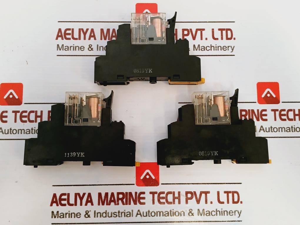 ALLEN-BRADLEY 700-HK32Z24-4 Relay 24VDC & 700-HN122 5A 250VAC