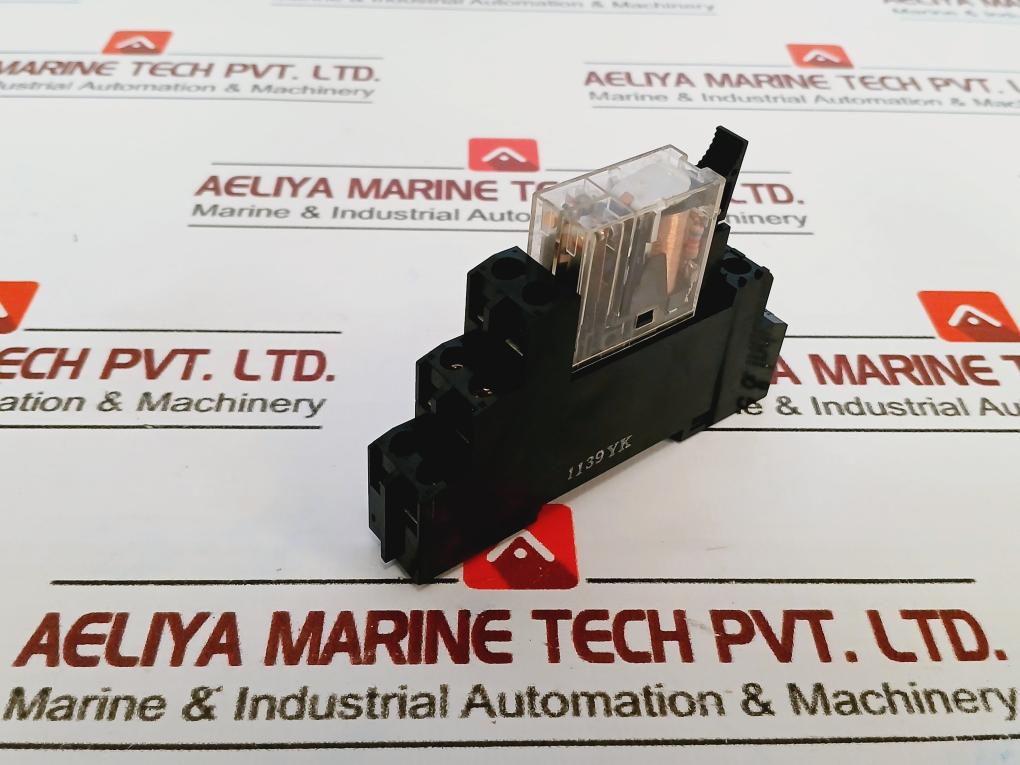 ALLEN-BRADLEY 700-HK32Z24-4 Relay 24VDC & 700-HN122 5A 250VAC