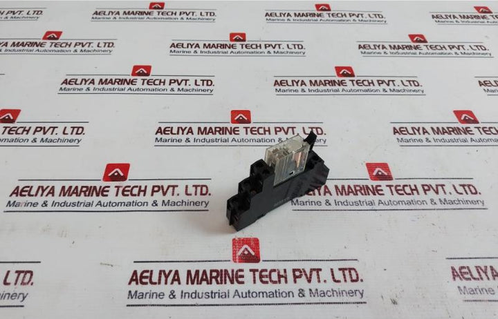 Lot of 5X ALLEN-BRADLEY 700-HK32Z24-4 Relay with Socket 700-HN122