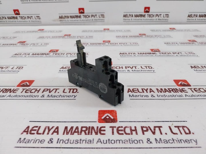 Lot of 6X ALLEN-BRADLEY 700-HN122 Relay Socket 5A 250V AC Ser A