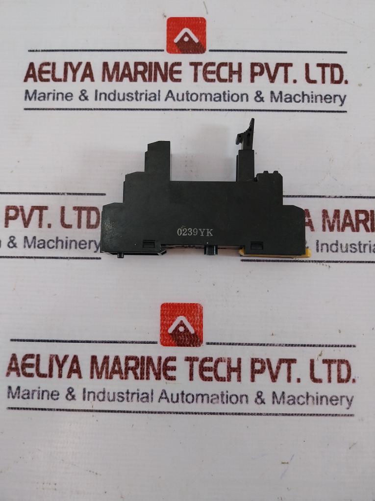 Lot of 6X ALLEN-BRADLEY 700-HN122 Relay Socket 5A 250V AC Ser A