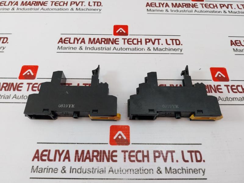 Lot of 2X Allen-Bradley 700-HN122 Relay Socket Series A