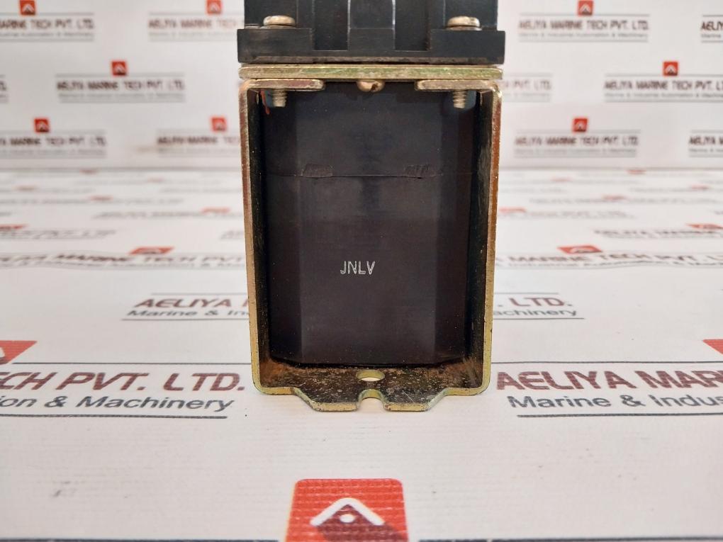 Allen-bradley 700Dc-p200Z1 Ser: A Dc Relay With Mechanical Latch Unit