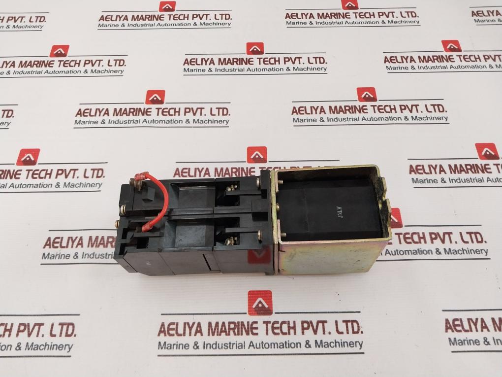 Allen-bradley 700Dc-p200Z1 Ser: A Dc Relay With Mechanical Latch Unit