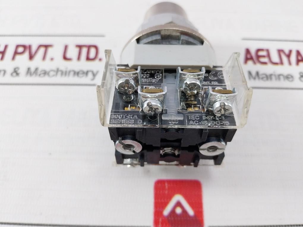 Allen-bradley 800T-j44 Selector Switch Key 1580196-026 D