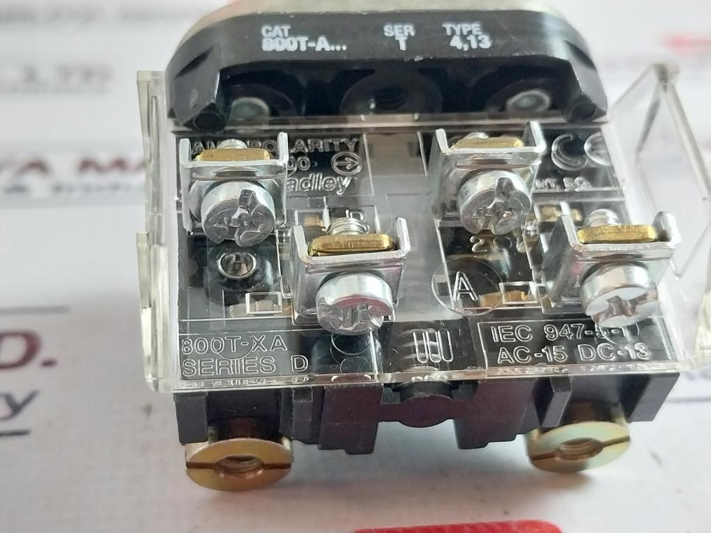 Allen-Bradley 800T-A Flush Head Pushbutton Switch 800TA2A A600 Q600