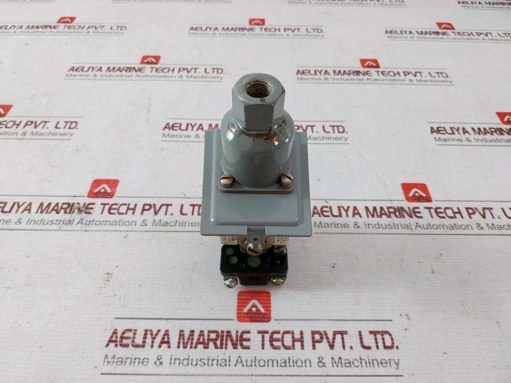 Allen-bradley 836-c4 Pressure Control 24-600V 125Va 125-250V 175Psi / 12.1 Bar